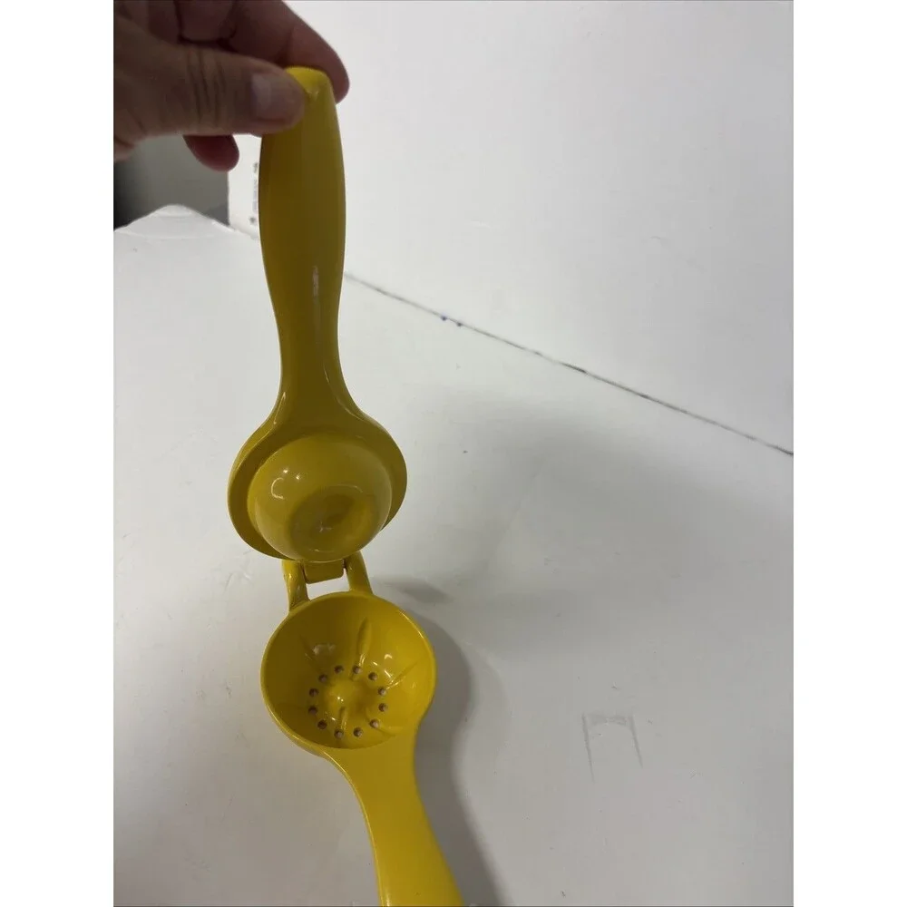 OXO Good Grips Citrus Squeezer Preowned Excellent Condition